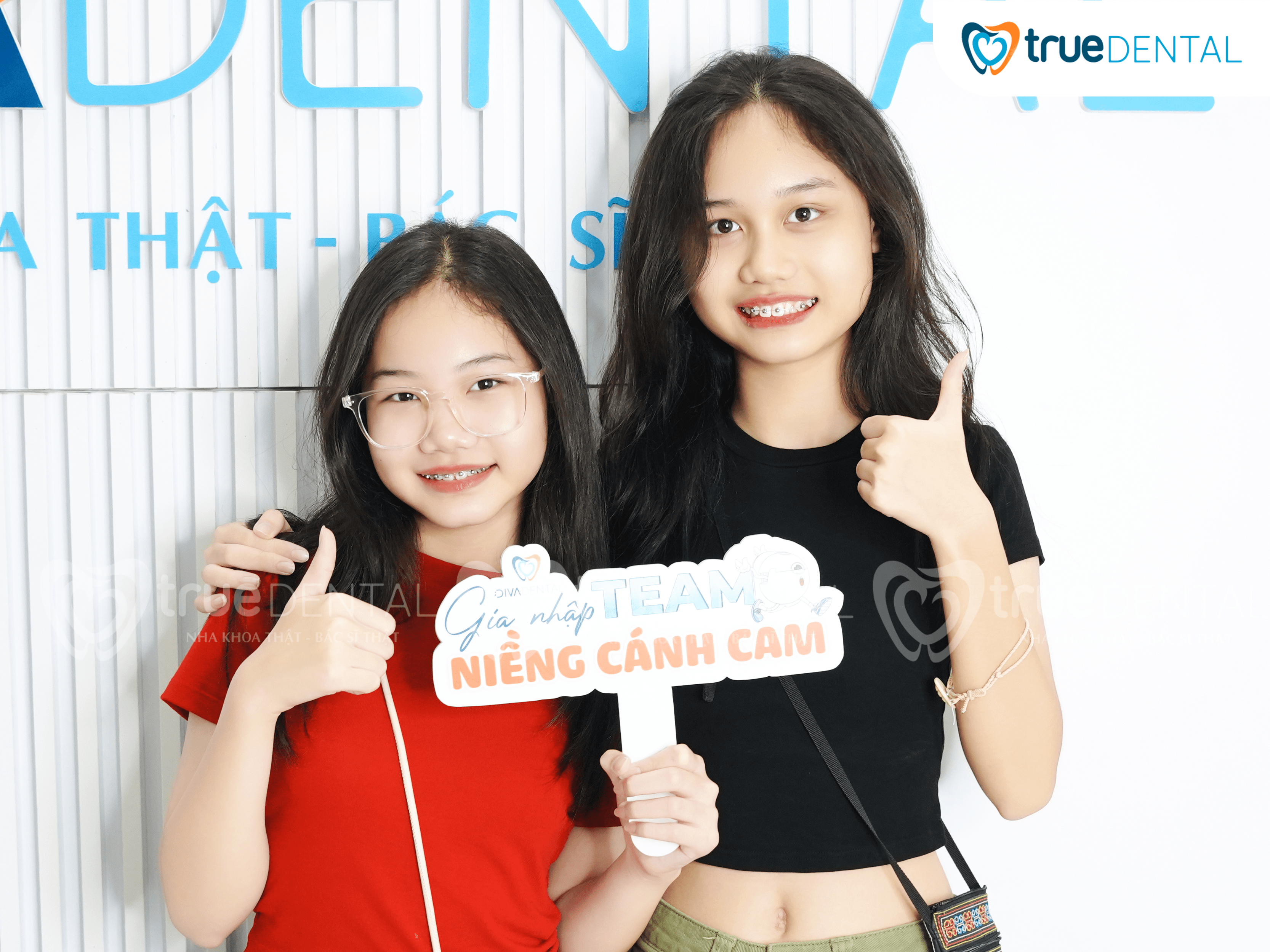 Mắc cài cánh cam giả mạo tràn lan và 4 tiêu chí phân biệt 2 Mắc Cài Cánh Cam được nhiều người lựa chọn vì trải nghiệm niềng răng êm ái