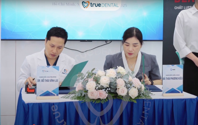 LỄ KÝ KẾT ĐỐI CHIẾN LƯỢC TRUE DENTAL & STRAUMANN