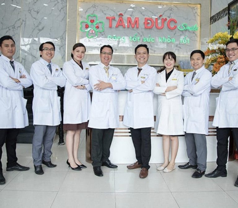 Trám răng ở đâu tốt tại TPHCM? Review 8 địa chỉ uy tín 8 Review trám răng tại Nha Khoa Tâm Đức Smile