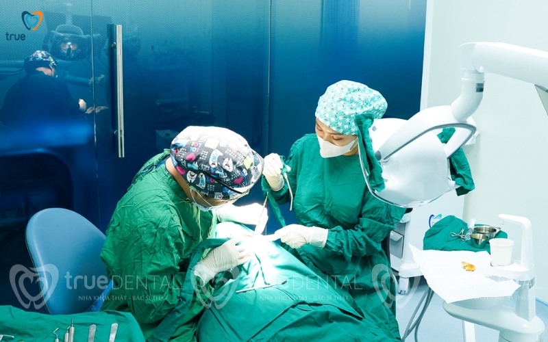 Cấy ghép implant mini cho răng cửa bị mất 7 Cấy ghép implant mini cho răng cửa bị mất