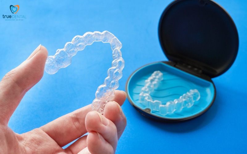 niềng răng invisalign cho răng khấp khểnh