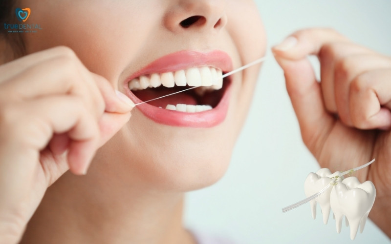 Tăm nước và chỉ nha khoa - Nên sử dụng loại nào để làm sạch răng 2 Tăm nước và chỉ nha khoa