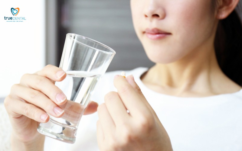 Cách chăm sóc implant sau phẫu thuật tại nhà