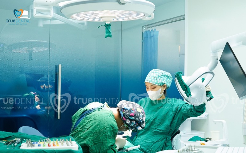 chi phí thay trụ implant cũ tại TP.HCM