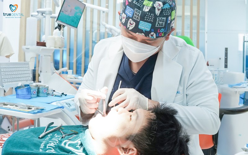 Niềng răng cho người bị khớp cắn chéo: Quy trình và lợi ích nổi bật 4 niềng răng cho người bị khớp cắn chéo