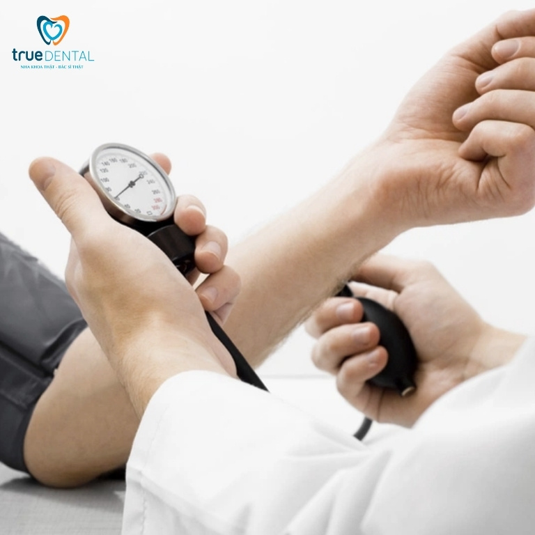 Mối liên hệ giữa cao huyết áp và sức khỏe răng miệng