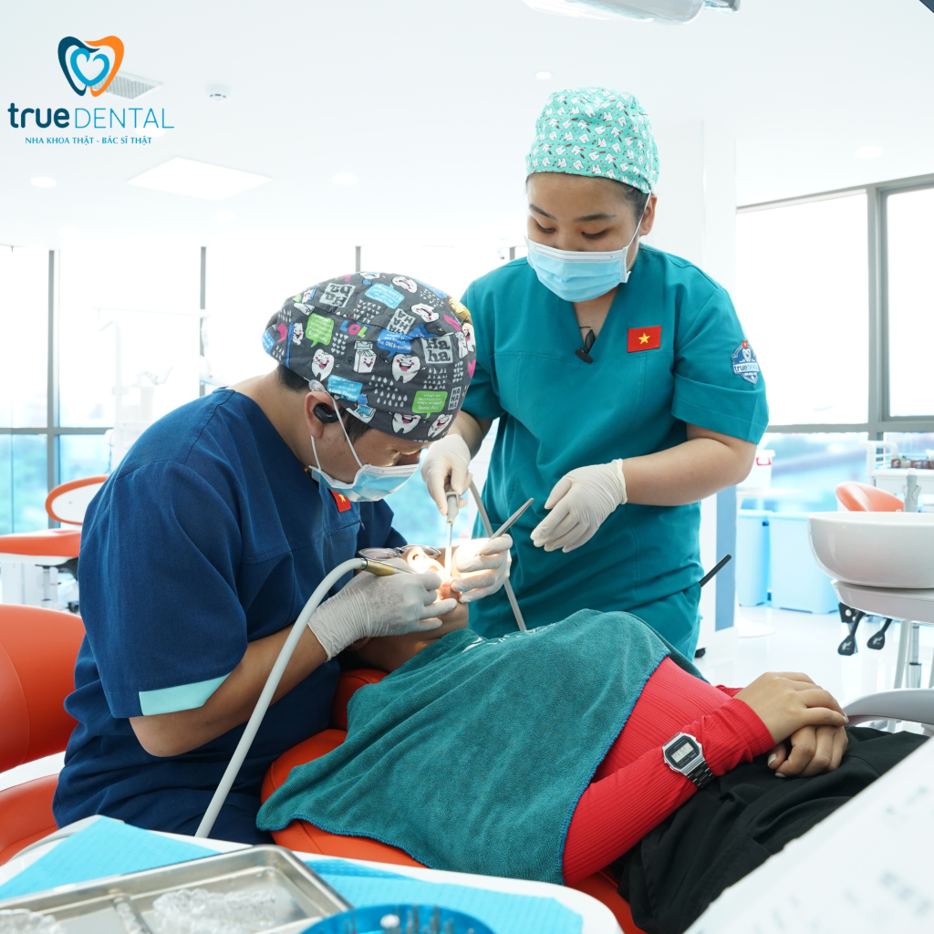Nghiên cứu lâm sàng và số liệu thống kê về veneer sau niềng răng