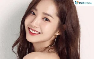 True Dental có combo niềng và sứ không