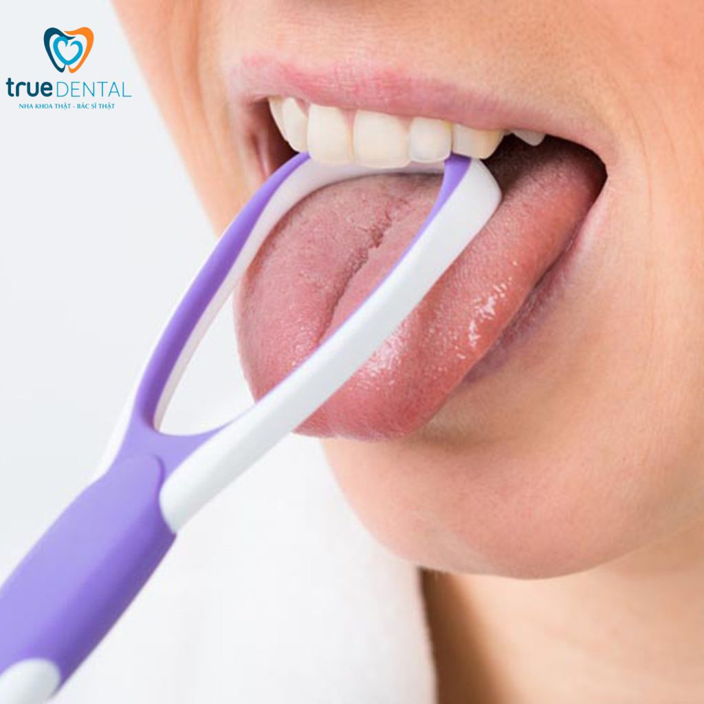 Bác sĩ Đỗ Thái Vĩnh Lai hướng dẫn vệ sinh lưỡi đúng cách mỗi ngày