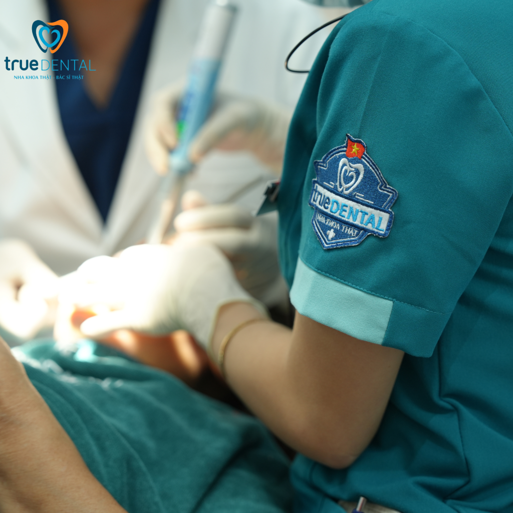 Sưng nướu có nguy hiểm không và khi nào cần đi khám gấp? 3 Sưng nướu ở răng khôn có cần nhổ không